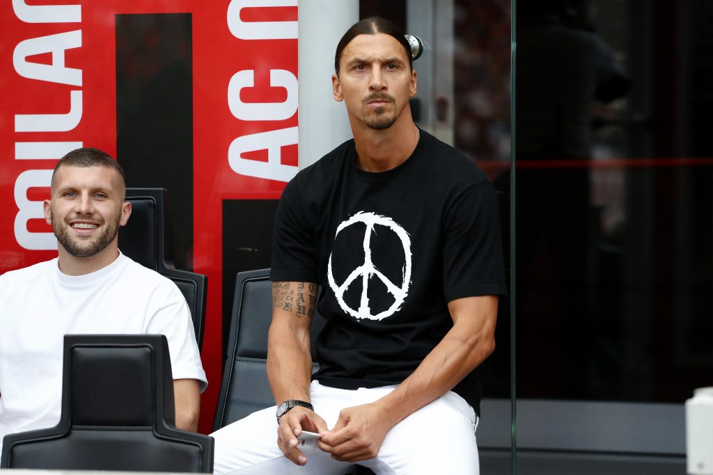 MILAN, ITALY - SEPTEMBER 03: Zlatan Ibrahimovic of AC Milan looks on prior to kick off of the Serie A match between AC Milan and FC Internazionale at Stadio Giuseppe Meazza on September 03, 2022 in Milan, Italy. (Photo by Marco Luzzani/Getty Images)