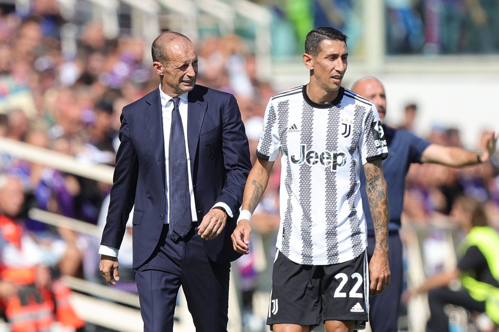 FLORENCE, ITALY - SEPTEMBER 03: Massimiliano Allegri manager of Juventus nd Ángel Fabián Di María Hernández of Juventus during the Serie A match between ACF Fiorentina and Juventus at Stadio Artemio Franchi on September 3, 2022 in Florence, Italy. (Photo by Gabriele Maltinti/Getty Images)