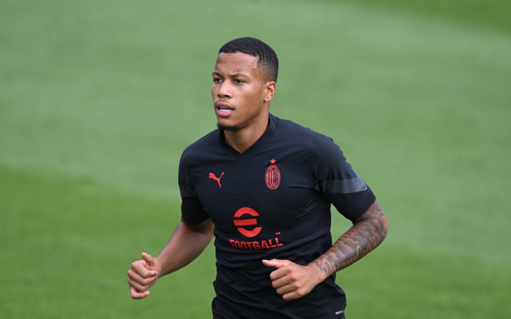 CAIRATE, ITALY - SEPTEMBER 01: Aster Vranckx of AC Milan in action during AC Milan training session at Milanello on September 01, 2022 in Cairate, Italy. (Photo by Claudio Villa/AC Milan via Getty Images)