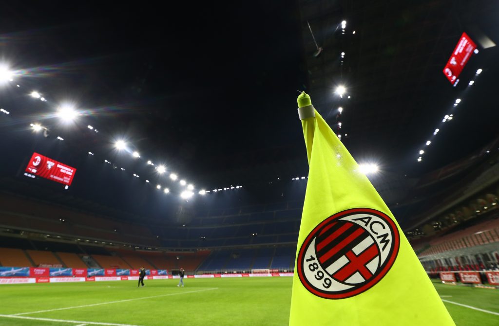 MILAN, ITALY - JANUARY 12: A detailed view of the AC Milan badge on the corner flag prior to the Coppa Italia match between AC Milan and Torino FC at Stadio Giuseppe Meazza on January 12, 2021 in Milan, Italy. Sporting stadiums around Italy remain under strict restrictions due to the Coronavirus Pandemic as Government social distancing laws prohibit fans inside venues resulting in games being played behind closed doors. (Photo by Marco Luzzani/Getty Images)