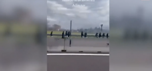 Scontri tra i tifosi di Napoli e Roma sull'A1 | VIDEO screen gazzetta.it