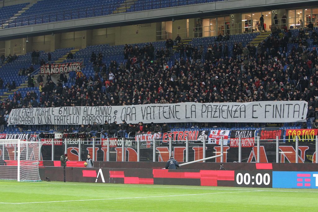 Striscione della Curva Sud contro Donnarumma (getty images)
