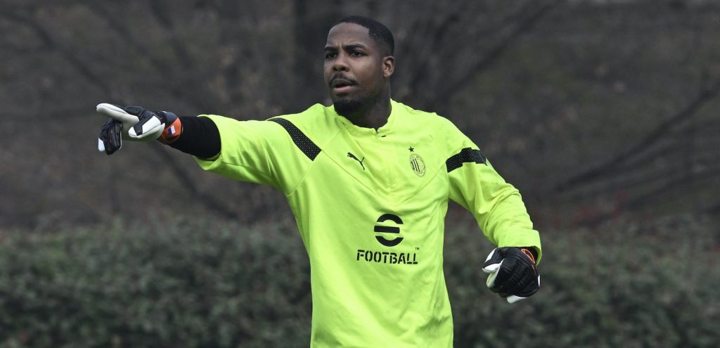 Mike Maignan AC Milan allenamento Milanello