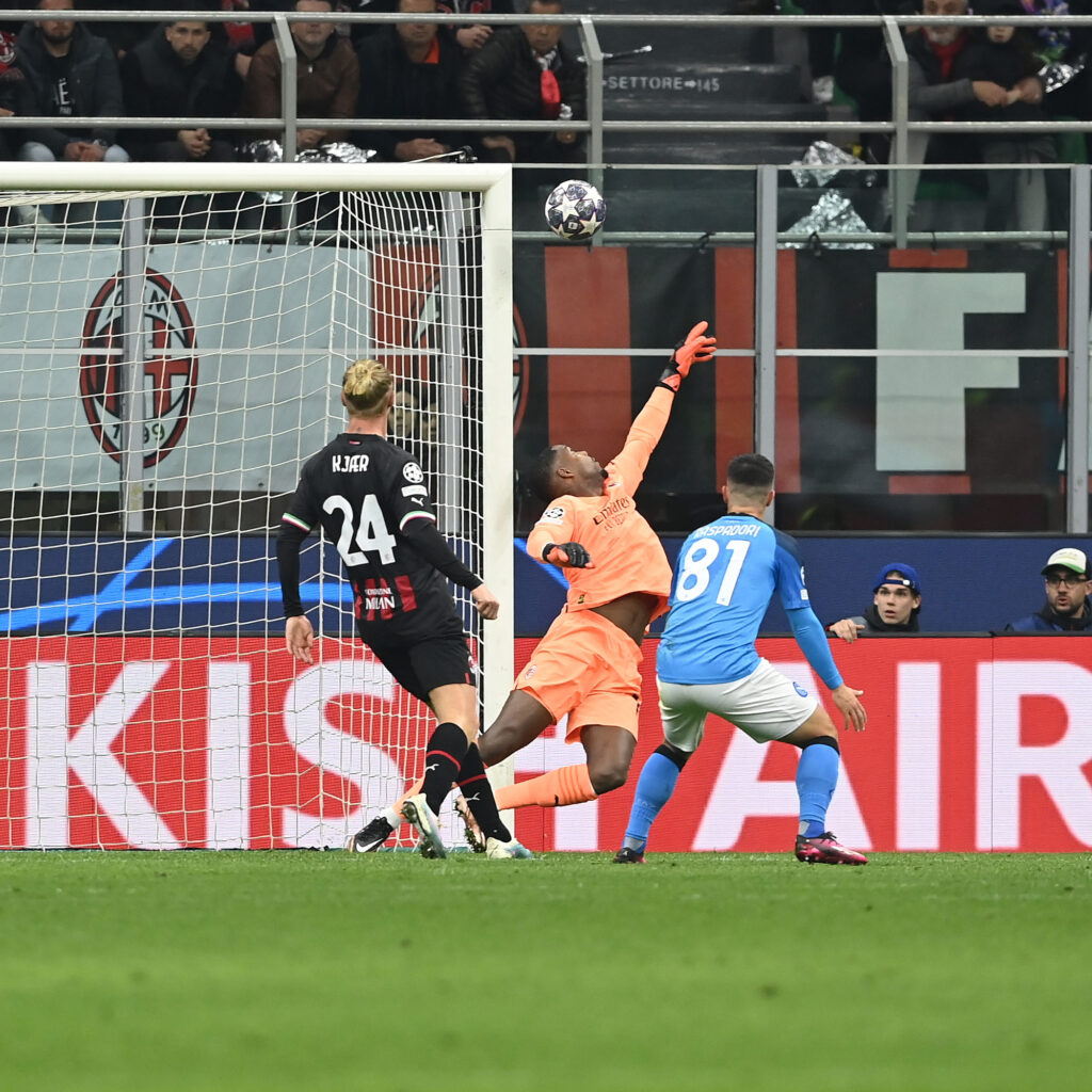 Mike Maignan, portiere Milan contro il Napoli