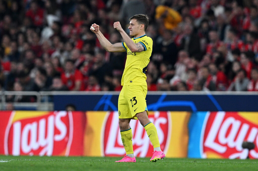 Barella durante benfica inter