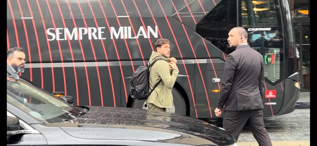 Milan-Inter, l'arrivo dei rossoneri al Melià | PM VIDEO