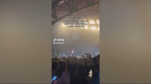 Milan, lo sfottò di Lazza ai napoletani durante un concerto | VIDEO