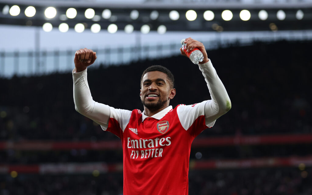 Reiss Nelson attaccante dell'Arsenal