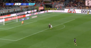 Milan, che frittata di Kalulu e Thiaw! L'errore contro la Cremonese | VIDEO (screen Gazzetta.It)