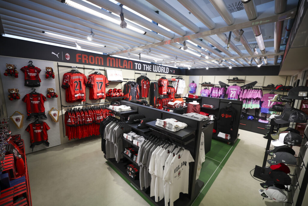 AC Milan Store aeroporto Milano Malpensa 2023