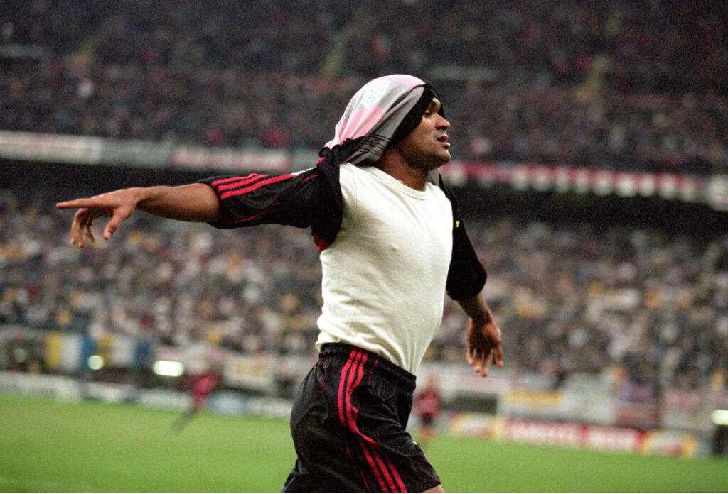 Serginho in gol durante Milan-Leeds
