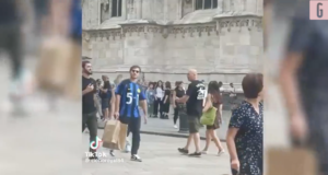 Inter-Milan, maglia 'speciale' per un tifoso | VIDEO (screen gazzetta.it)