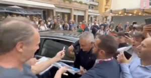 Ex Milan, Roberto Baggio accolto dai tifosi a Trento | VIDEO (screen Gazzetta.it)