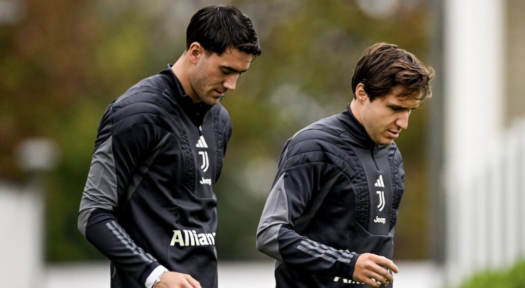 Vlahovic Chiesa allenamento Juventus