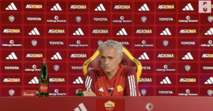 Roma, Mourinho: "Dobbiamo avere il coraggio di entrare in campo" | VIDEO (screen gazzetta.it)