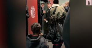 Milan-PSG, sorpresa a San Siro! Ecco l'interista Pavard | VIDEO (screen gazzetta.it)