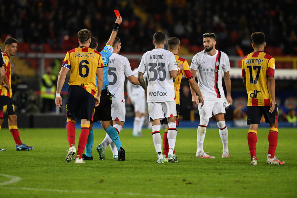 espulsione Olivier Giroud AC Milan Lecce-Milan 2-2 Serie A 2023-2024