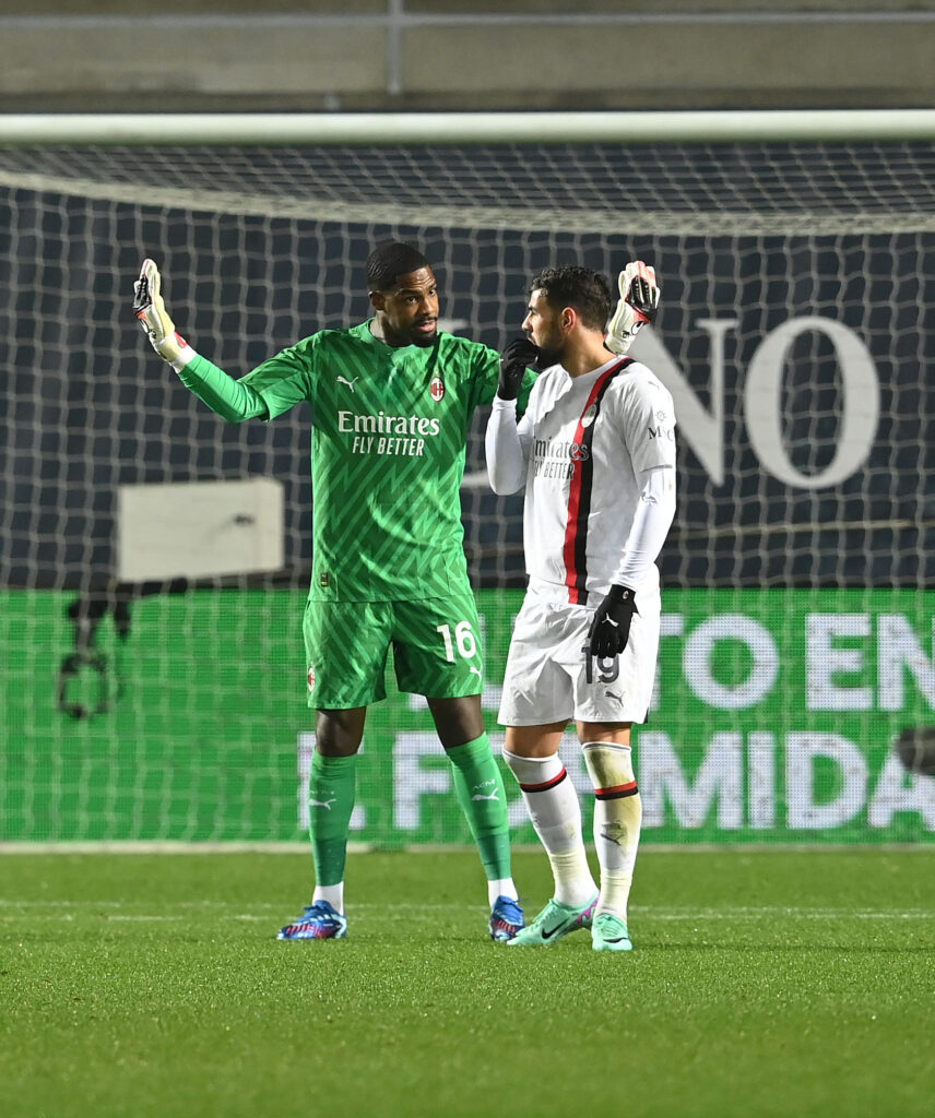 Theo Hernandez e Mike Maignan Atalanta-Milan 3-2 Serie A 2023-2024