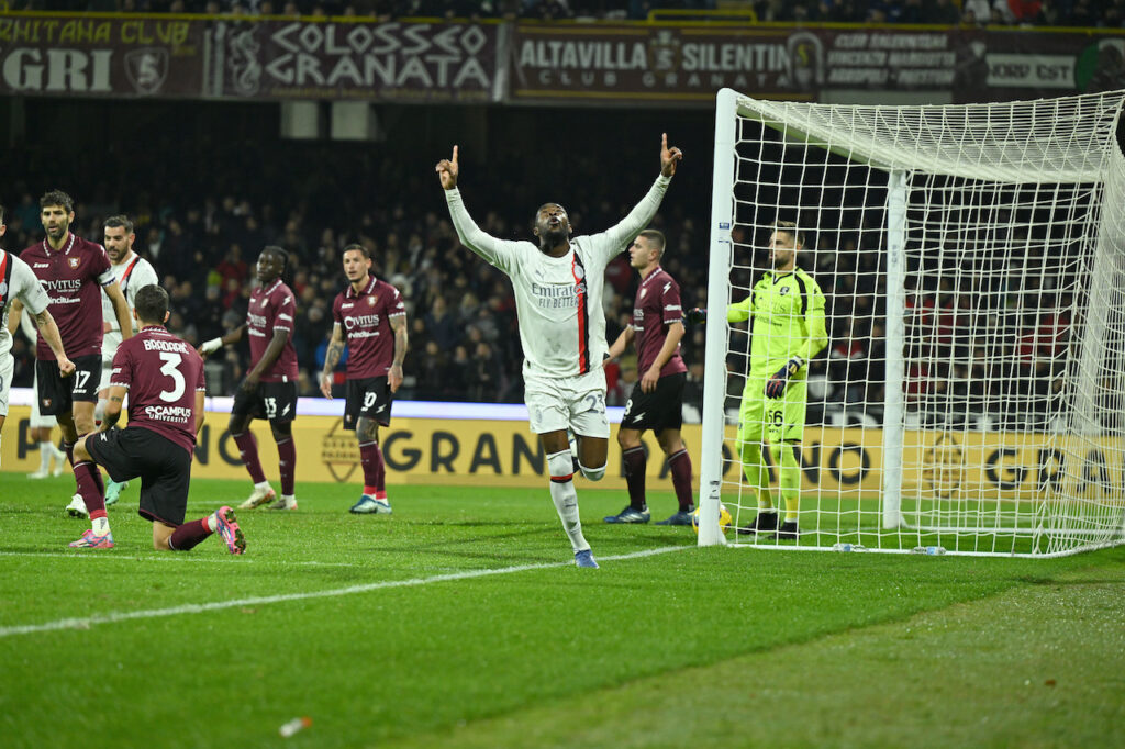 esultanza Fikayo Tomori AC Milan Salernitana-Milan 2-2 Serie A 2023-2024