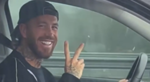 Sorpresa in autostrada, ecco... Sergio Ramos | VIDEO (screen Gazzetta.it)
