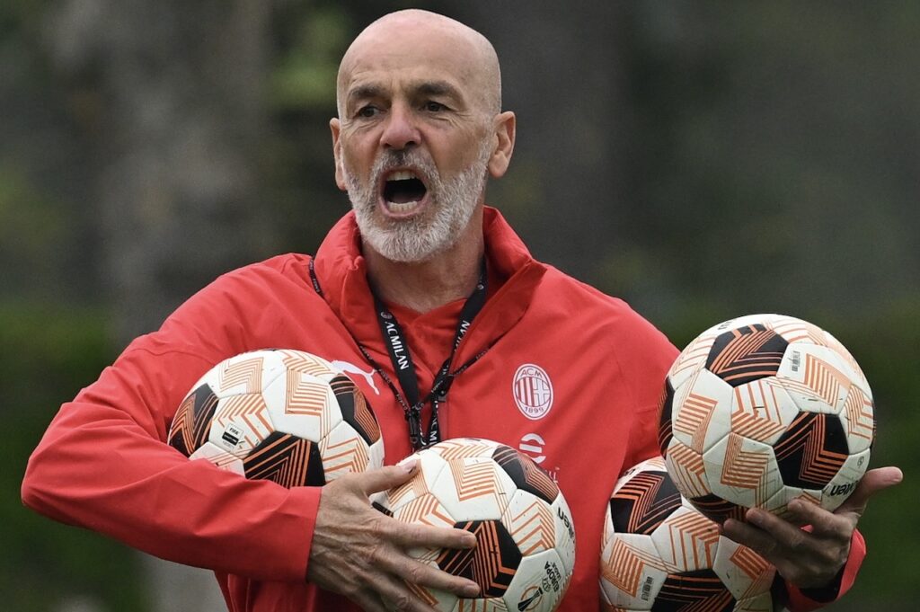 Stefano Pioli AC Milan allenamento Milanello