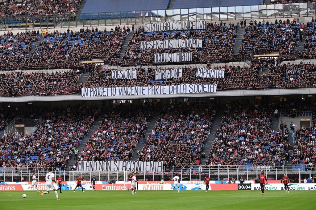 protesta tifosi Curva Sud Milano AC Milan Milan-Genoa 3-3 Serie A 2023-2024