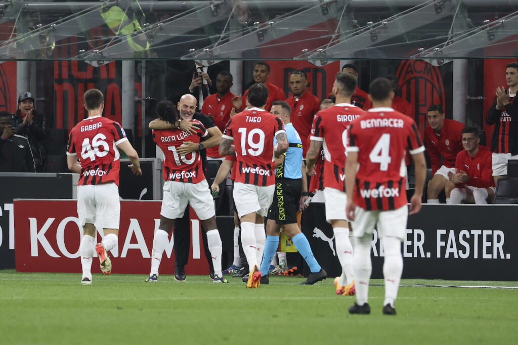 esultanza gol Rafael Leao AC Milan Milan-Salernitana 3-3 Serie A 2023-2024