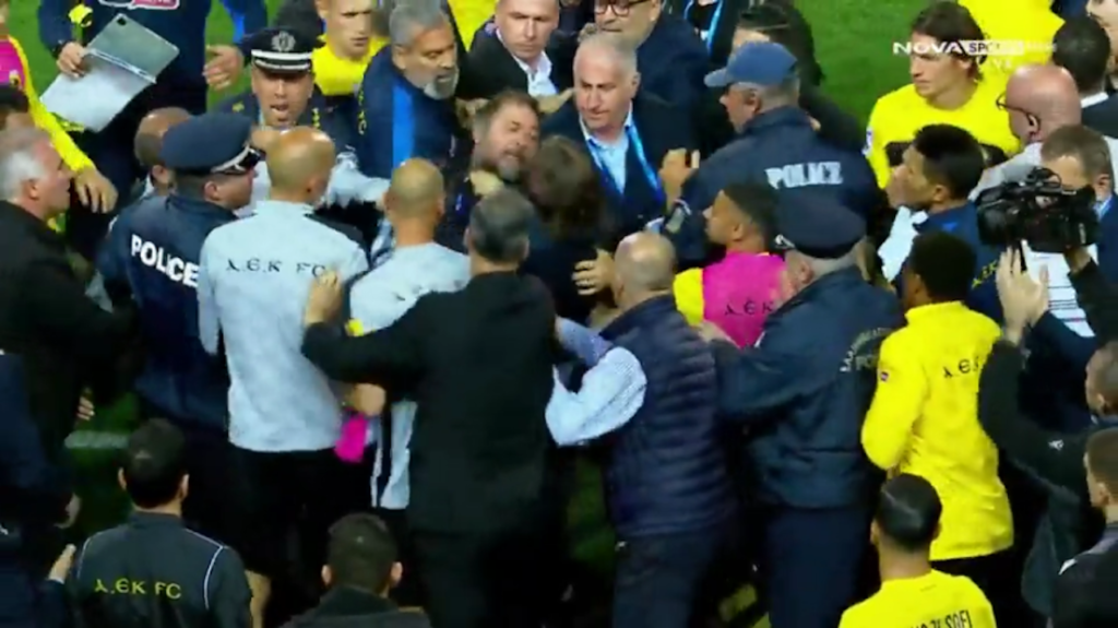 AEK Atene Almeyda rissa