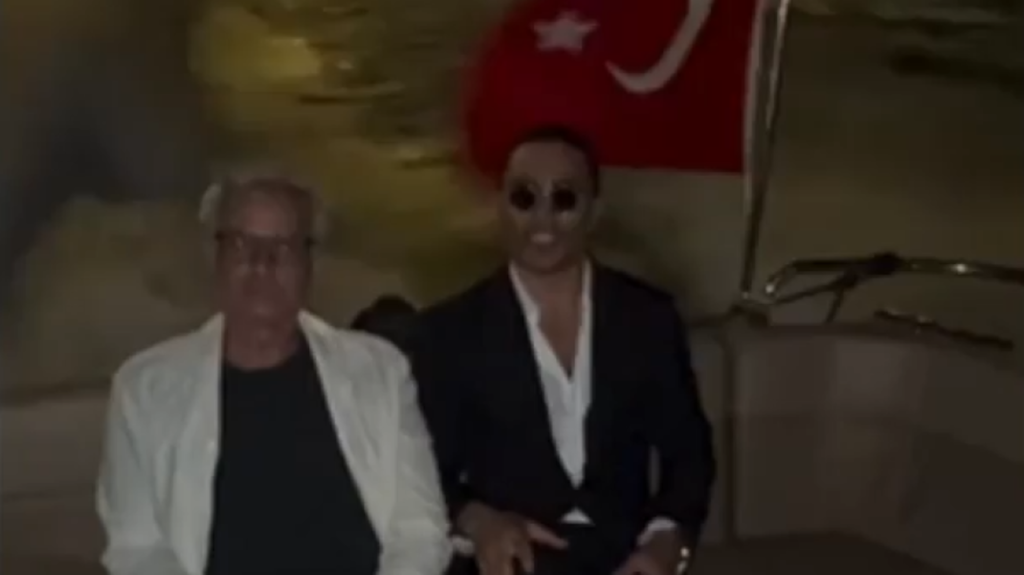 Mourinho Salt Bae