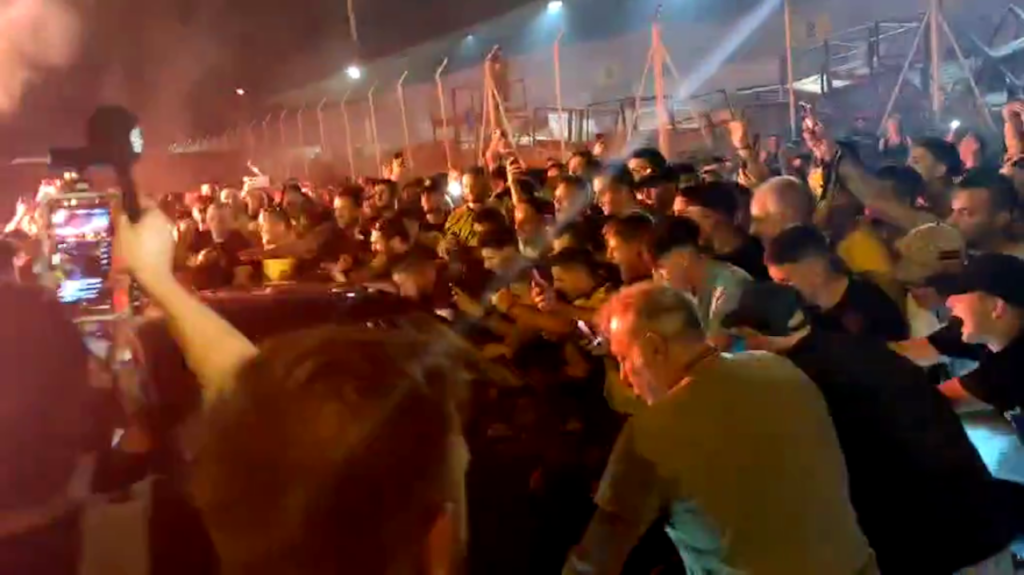 AEK Atene tifosi Lamela