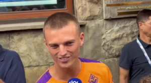 Mercato - Fiorentina, Gudmundsson: "Sono molto contento" | VIDEO (screen Gazzetta.it)