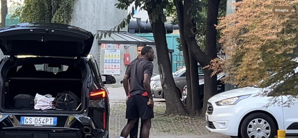 VIDEO - Milan, Fofana in clinica per le visite mediche | PM News