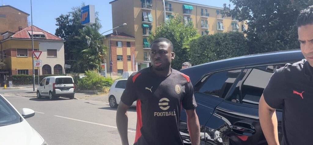 VIDEO - Milan, Fofana al centro Ambrosiano per l'idoneità | PM News