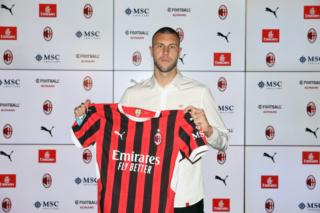 Strahinja Pavlovic AC Milan