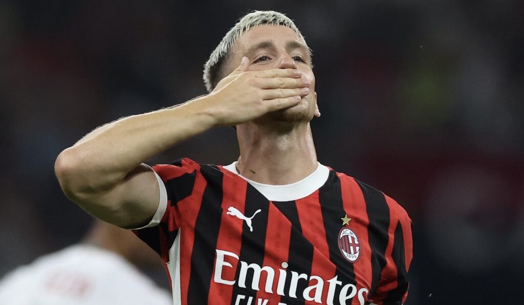 esultanza gol Alexis Saelemaekers AC Milan amichevole Milan-Monza 3-1 Trofeo Silvio Berlusconi 2024