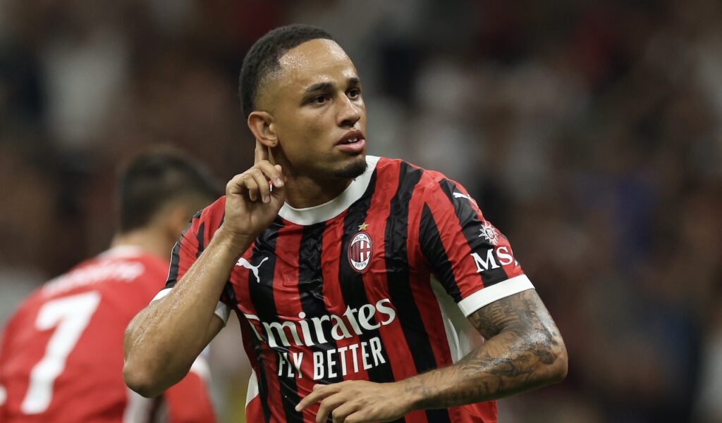esultanza gol Noah Okafor AC Milan Milan-Torino 2-2 Serie A 2024-2025