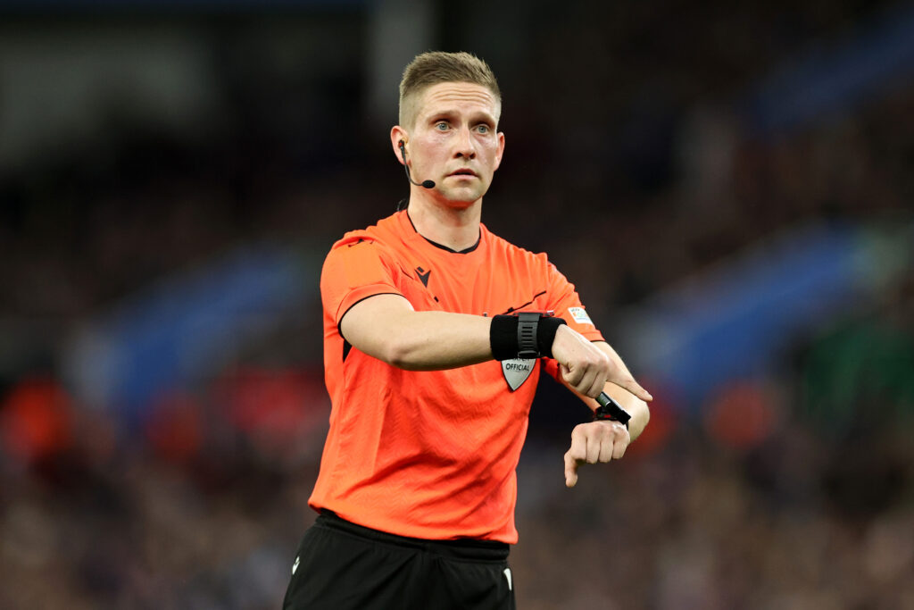 Arbitro UEFA Espen Eskås Champions League 2024-2025