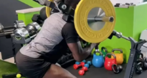 Ex Milan, Balotelli si allena duramente in palestra | VIDEO (screen Gazzetta.it)