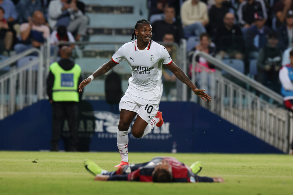 esultanza gol Rafael Leao AC Milan Cagliari-Milan 3-3 Serie A 2024-2025