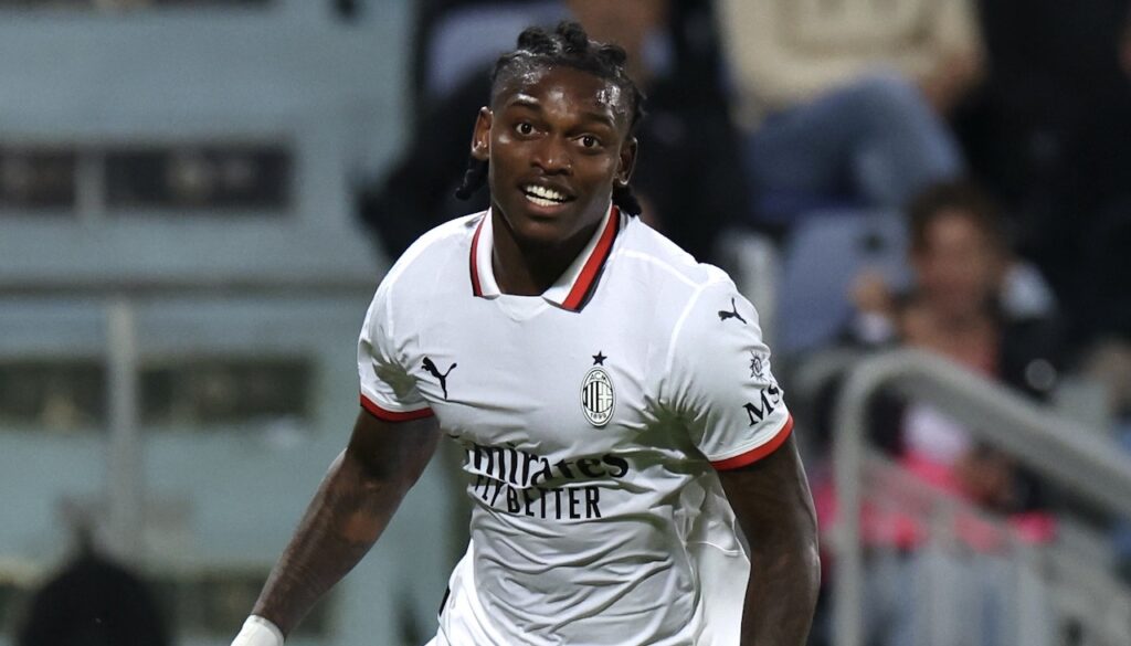 esultanza gol Rafael Leao AC Milan Cagliari-Milan 3-3 Serie A 2024-2025