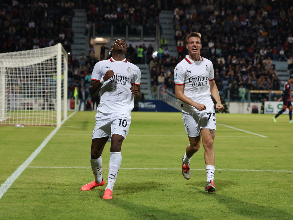 esultanza gol Rafael Leao AC Milan Cagliari-Milan 3-3 Serie A 2024-2025