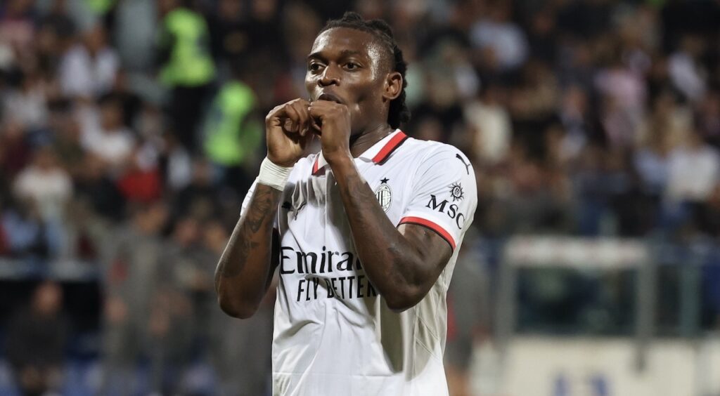esultanza gol Rafael Leao AC Milan Cagliari-Milan 3-3 Serie A 2024-2025