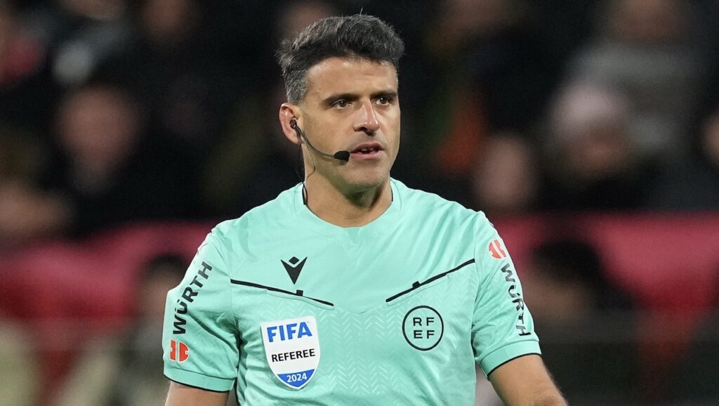 Arbitro UEFA Jesús Gil Manzano Champions League 2024-2025