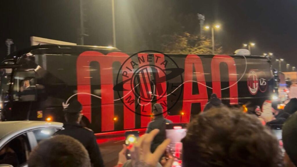 Verona-Milan Serie A 2024-2025 pullman Bentegodi