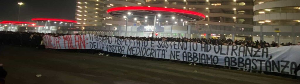 Milan, Curva Sud: "Ne abbiamo abbastanza della mediocrità" | PM NEWS