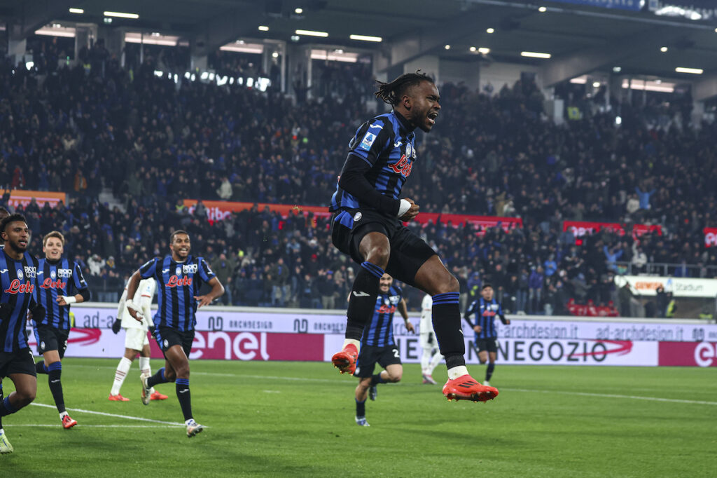 esultanza gol Ademola Lookman Atalanta-Milan 2-1 Serie A 2024-2025