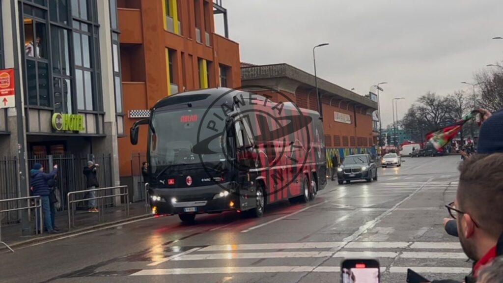 Milan-Parma Serie A 2024-2025 pullman San Siro