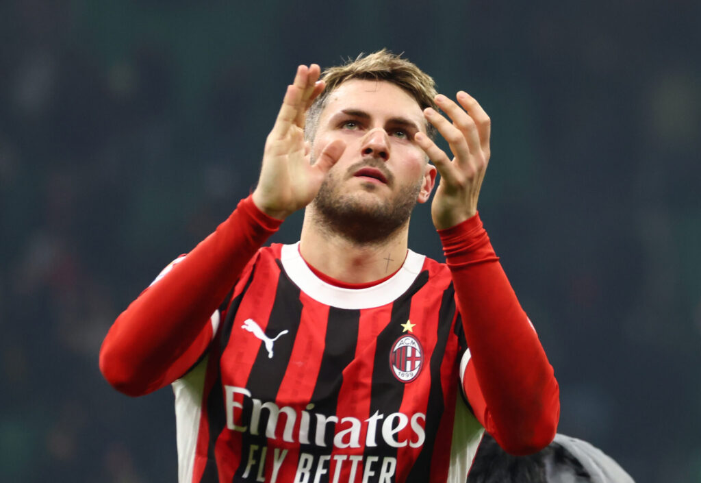 Santiago Giménez AC Milan allenamento Milanello