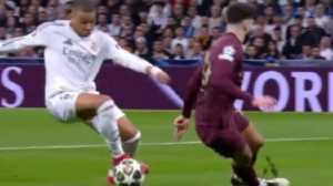 Champions League, Mbappé mette a sedere Gvardiol | VIDEO (screen Gazzetta.it)