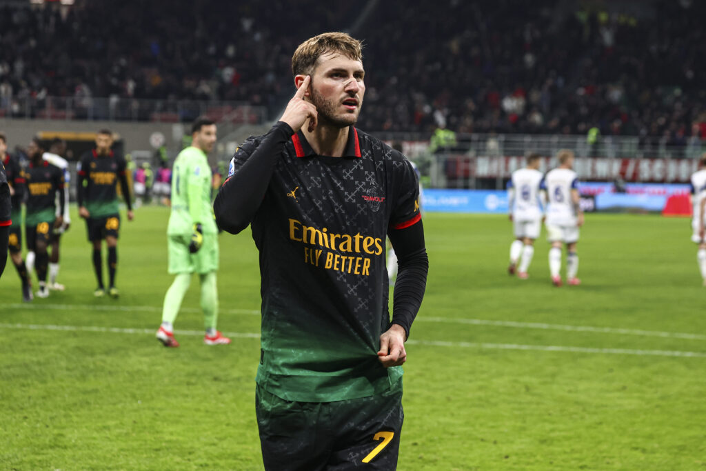 esultanza gol Santiago Giménez AC Milan Milan-Verona 1-0 Serie A 2024-2025